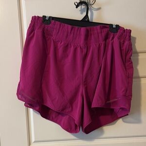 Lululemon Athletica Hotty Hot 4” Pink Athletic Shorts Lightweight Performance 18